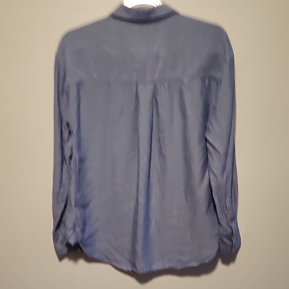 Lola River Women's Lightweight And Casual Blue Button Down Long Sleeve Shirt - Picture 6 of 7